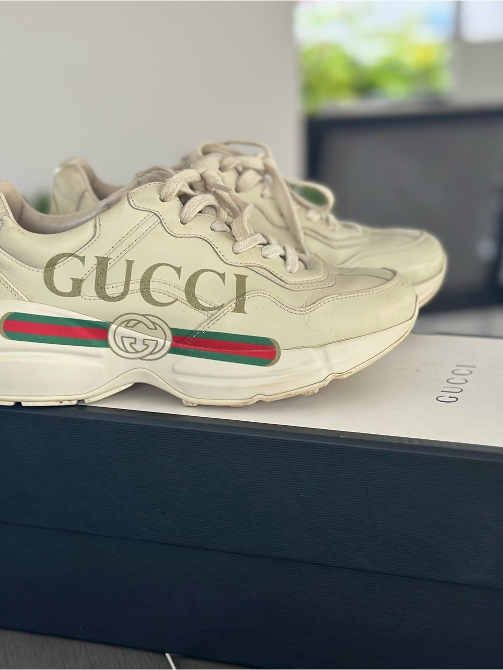 Gucci Cream Leather Sneakers with Green & Red Web Stripe